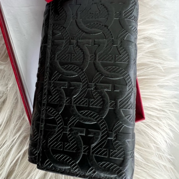 New w/o tag Authentic Salvatore Ferragamo Key Case - Picture 7 of 11